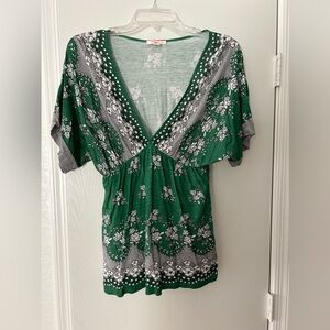 Lux Green V-Neck Top. Size small
